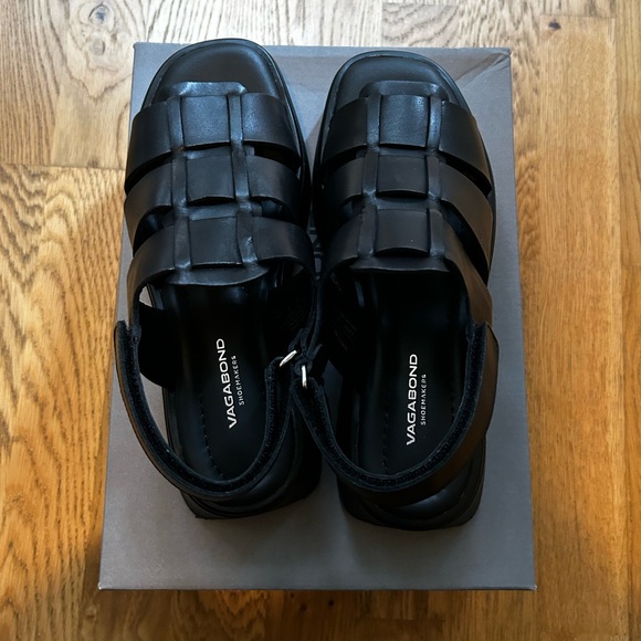 Leather Platform Sandal - Picture 3 of 9